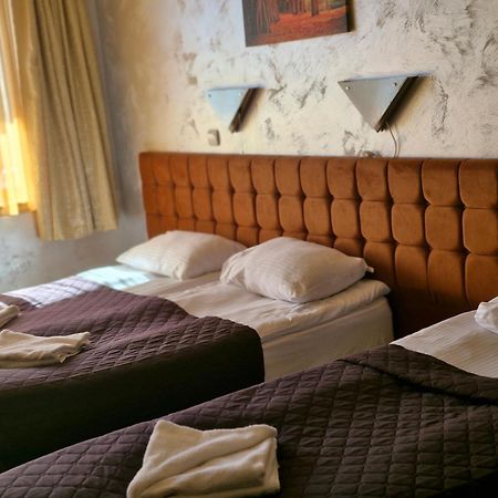 Aparthotel Forest Nook ปอมโปโรโว ภายนอก รูปภาพ