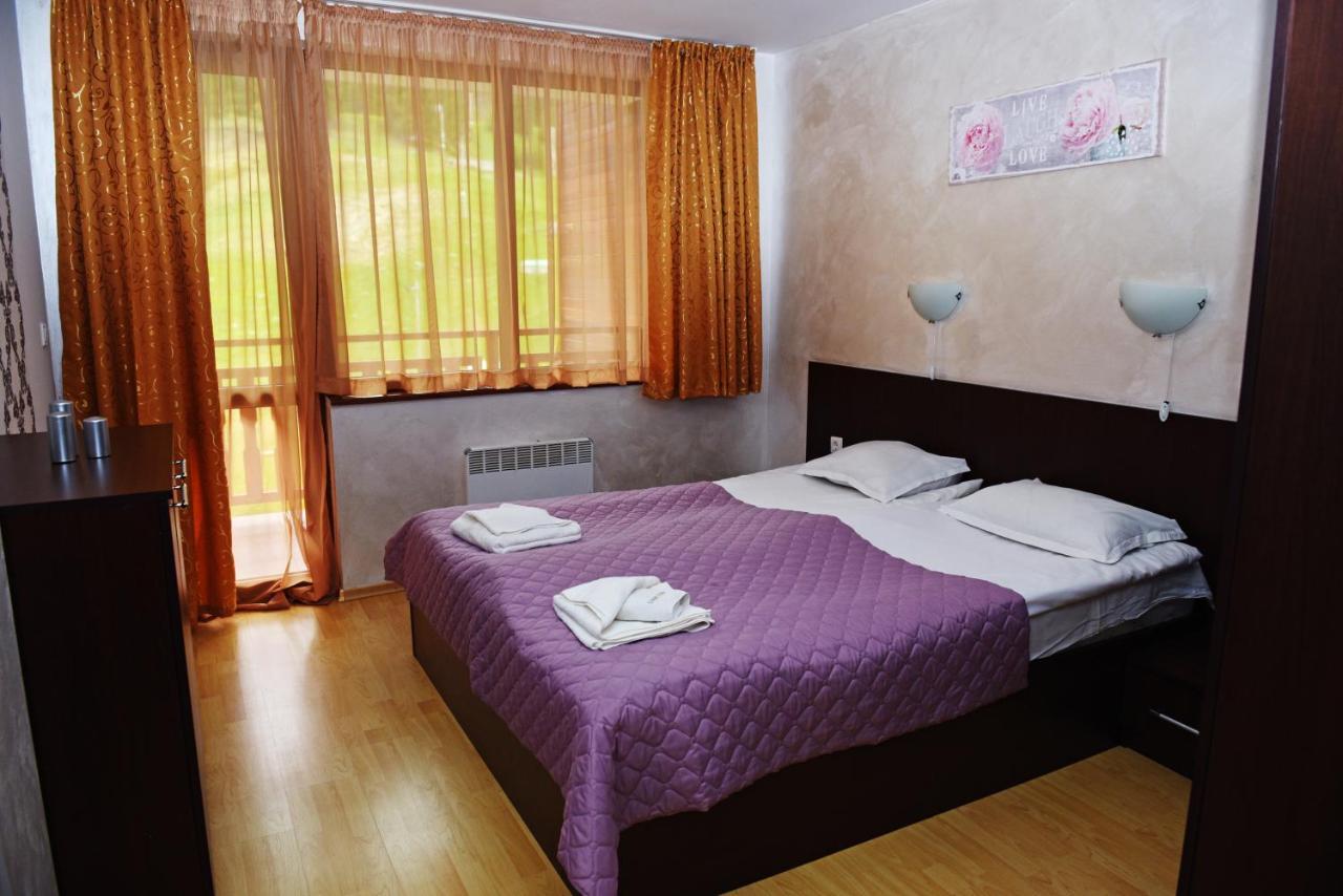 Aparthotel Forest Nook ปอมโปโรโว ภายนอก รูปภาพ