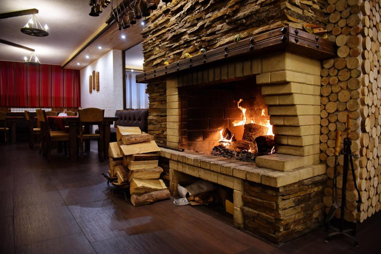 Aparthotel Forest Nook ปอมโปโรโว ภายนอก รูปภาพ