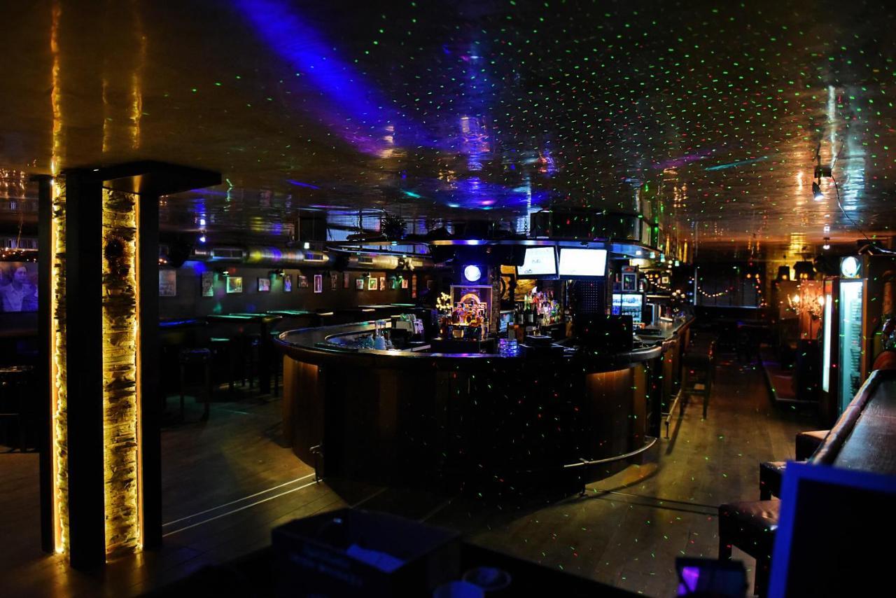Aparthotel Forest Nook ปอมโปโรโว ภายนอก รูปภาพ