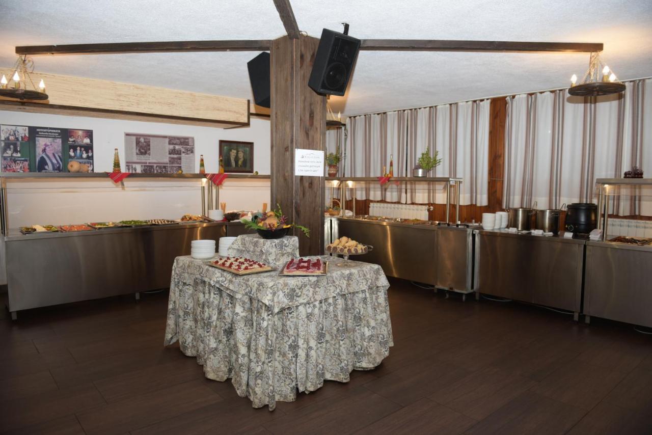 Aparthotel Forest Nook ปอมโปโรโว ภายนอก รูปภาพ
