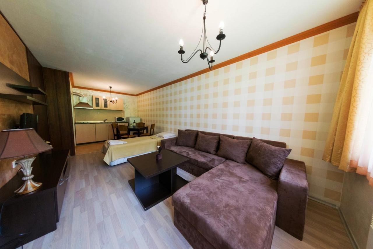 Aparthotel Forest Nook ปอมโปโรโว ภายนอก รูปภาพ