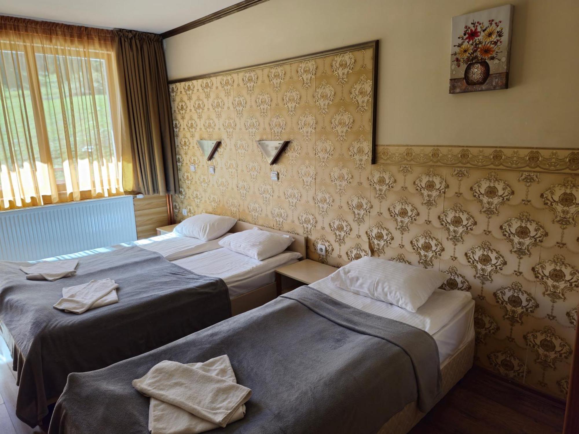 Aparthotel Forest Nook ปอมโปโรโว ภายนอก รูปภาพ